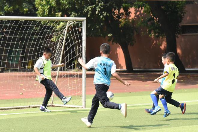 包含足球大赛燃情开打,豪迈一战令人热血沸腾的词条 包含足球大赛燃情开打,豪迈一战令人热血沸腾的词条