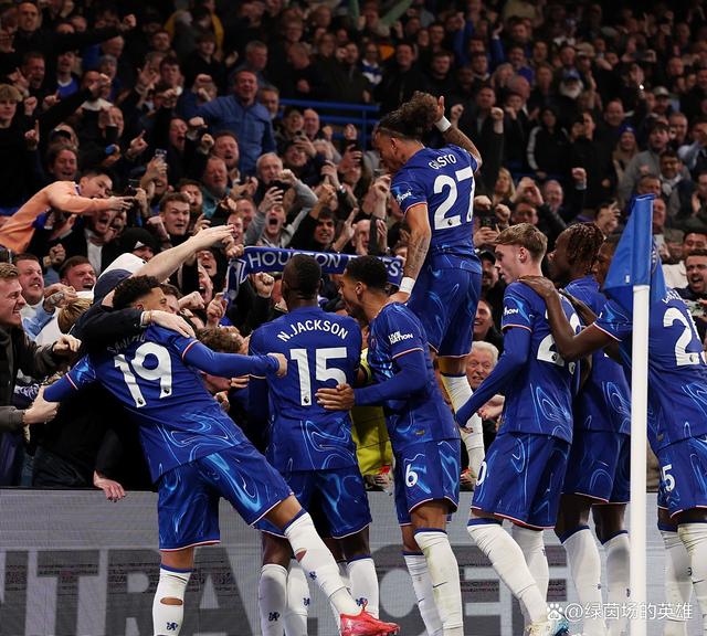 aoa体育教练-关于英国蓄势待发，争夺欧冠决赛足球巅峰之战的信息