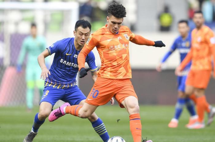 山东鲁能主场战平江苏苏宁，争冠形势岌岌可危的简单介绍