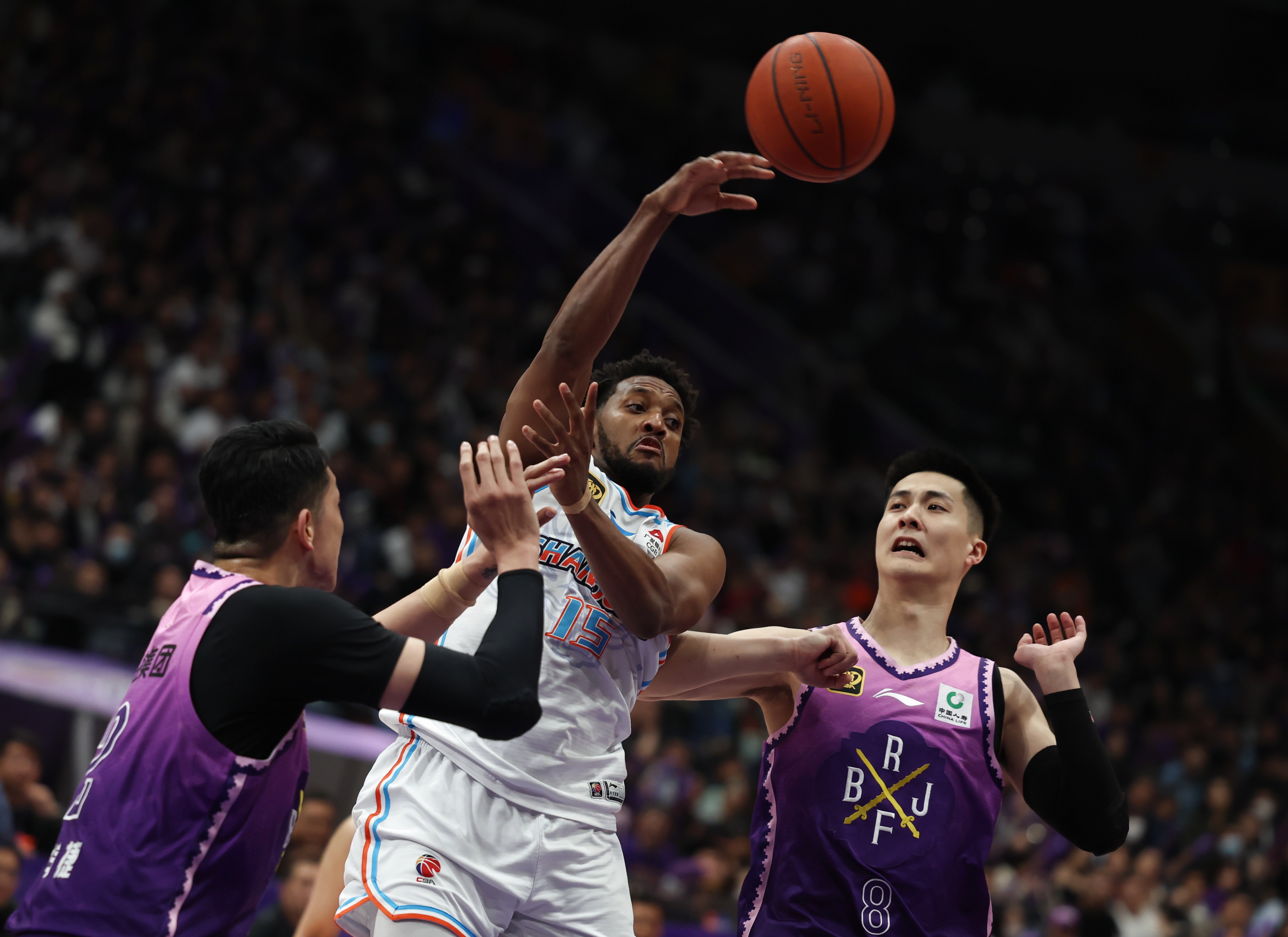 凭借一波北京队，全国篮球锦标赛成功进球，现场弹幕炸裂的简单介绍