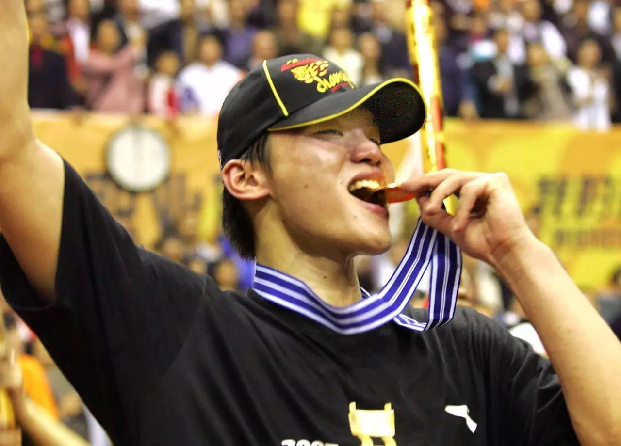 球场上的悍将，演绎竞技传奇