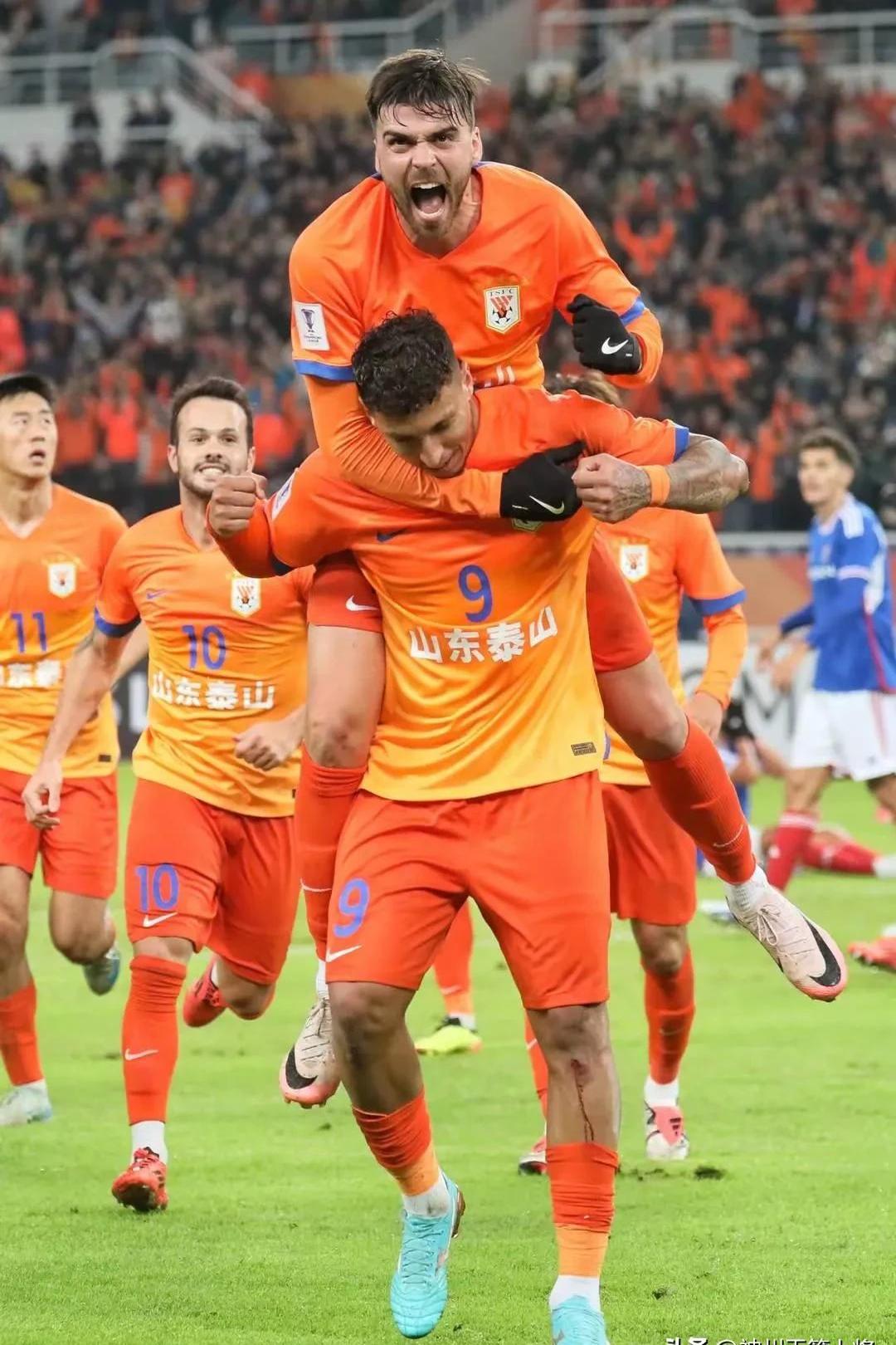 山东泰山客场击败青岛鲁能，继续保持领跑优势的简单介绍