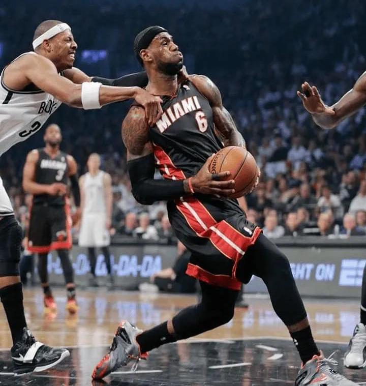 詹姆斯领衔骑士队进入东部半决赛