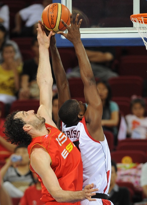 西班牙篮球联赛冠军诞生,决赛激烈对抗的简单介绍 西班牙篮球联赛冠军诞生,决赛激烈对抗的简单介绍