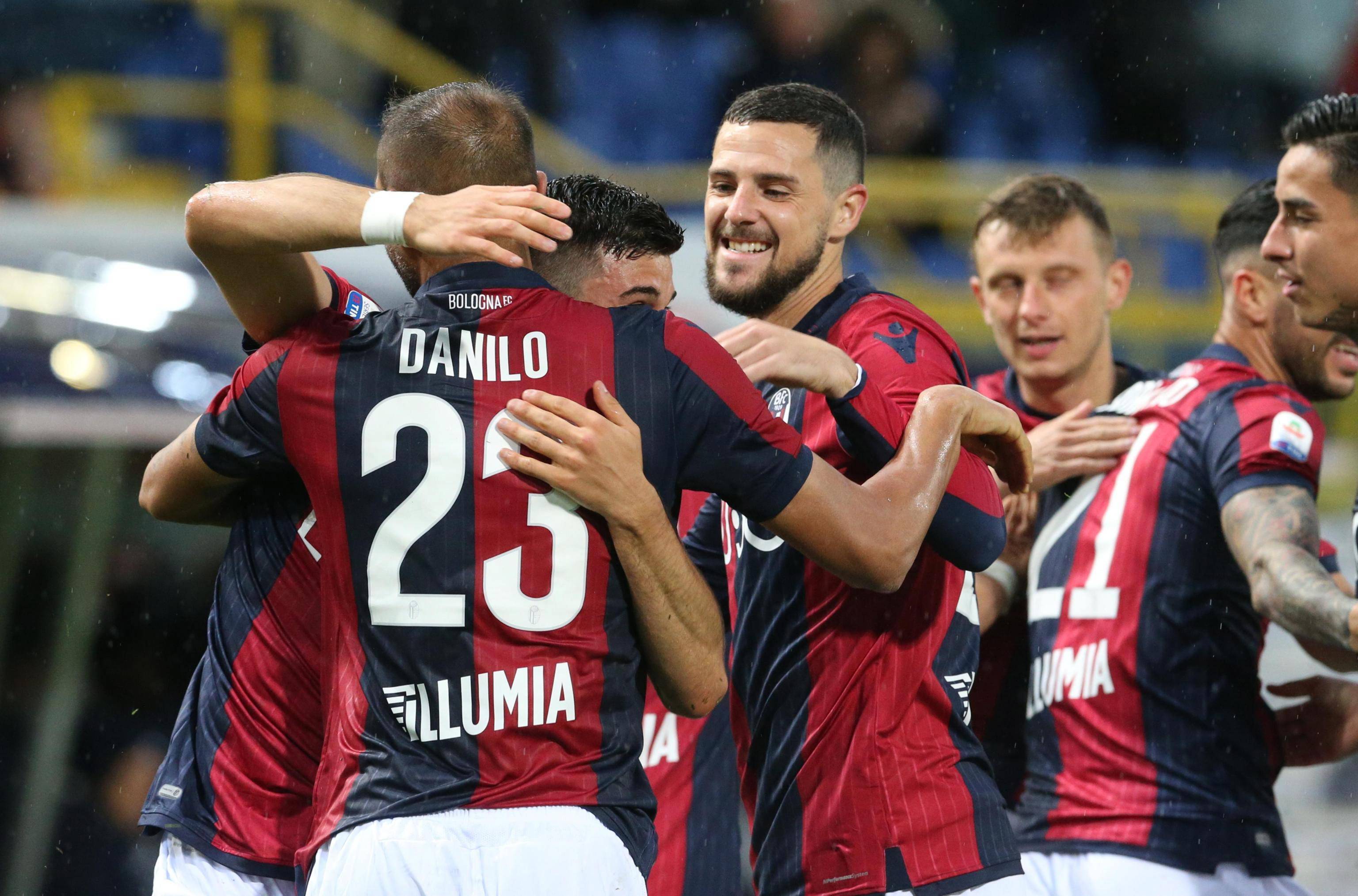 aoa体育教练-博洛尼亚不敌尤文图斯，攻强守弱成比赛症结