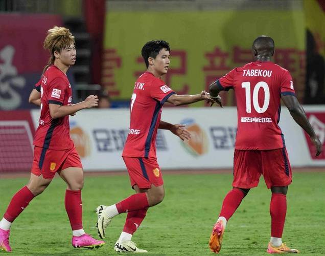 aoa体育直播-柏林赫塔掀翻强敌，实现三连胜稳坐积分榜前列的简单介绍