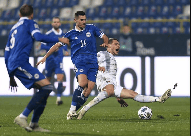 aoa体育教练-欧锦赛预选赛激烈对决精彩绝伦