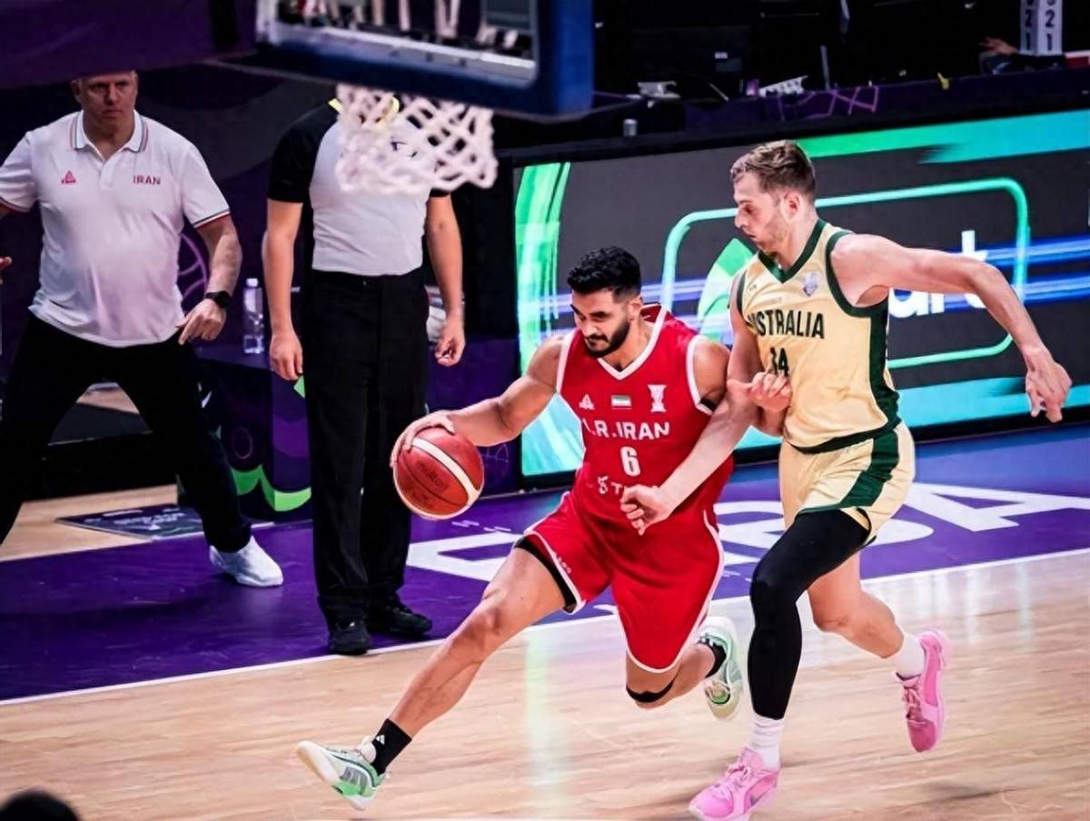 aoa体育新闻-包含篮球联赛赛况紧张激烈，球队实力逐渐增强的词条