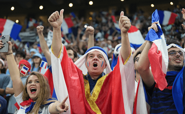 aoa体育新闻-包含国际比赛精彩绝伦，球迷热情高涨的词条