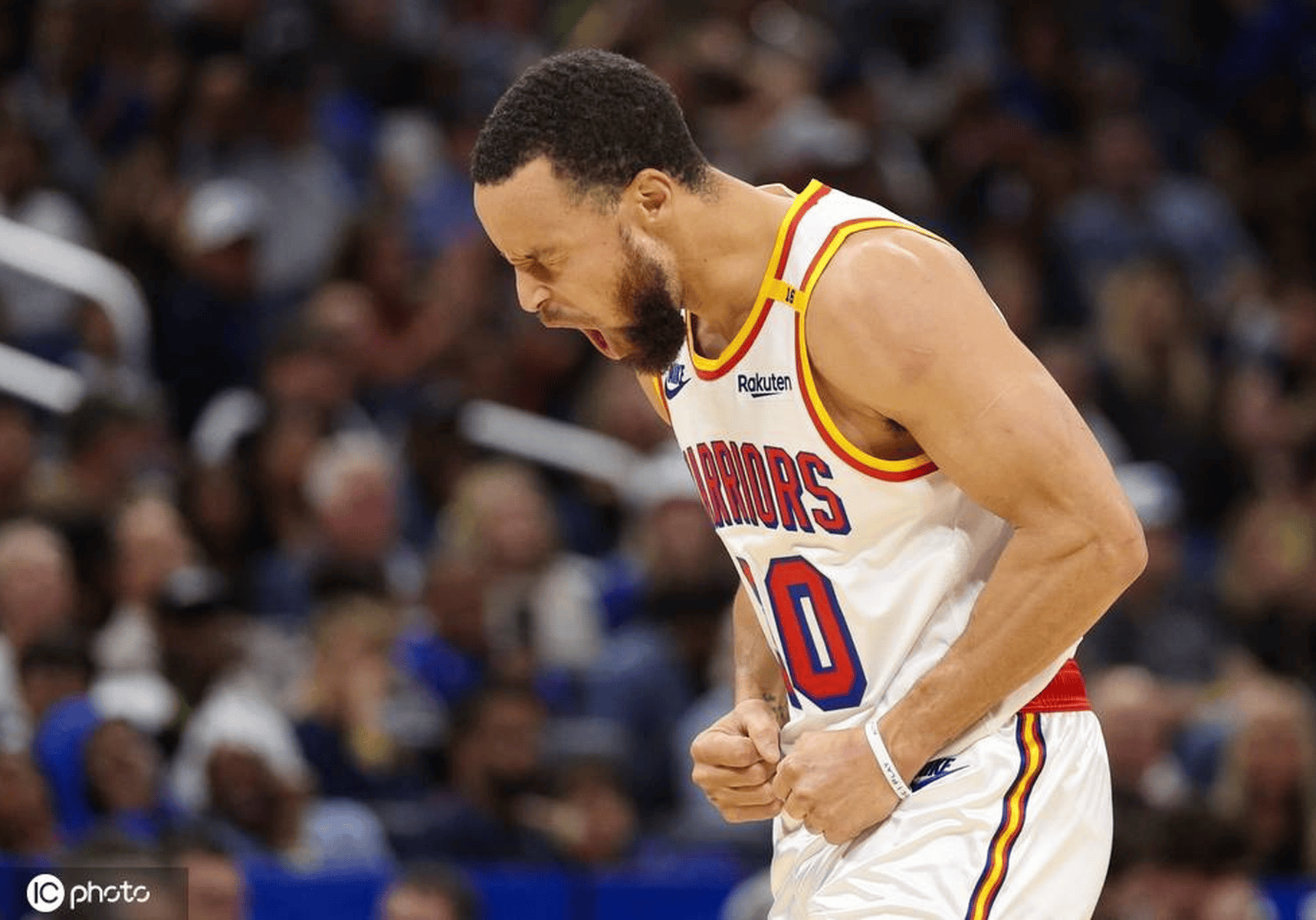 勇士止连败,库里29分领军取胜猛龙 勇士止连败,库里29分领军取胜猛龙