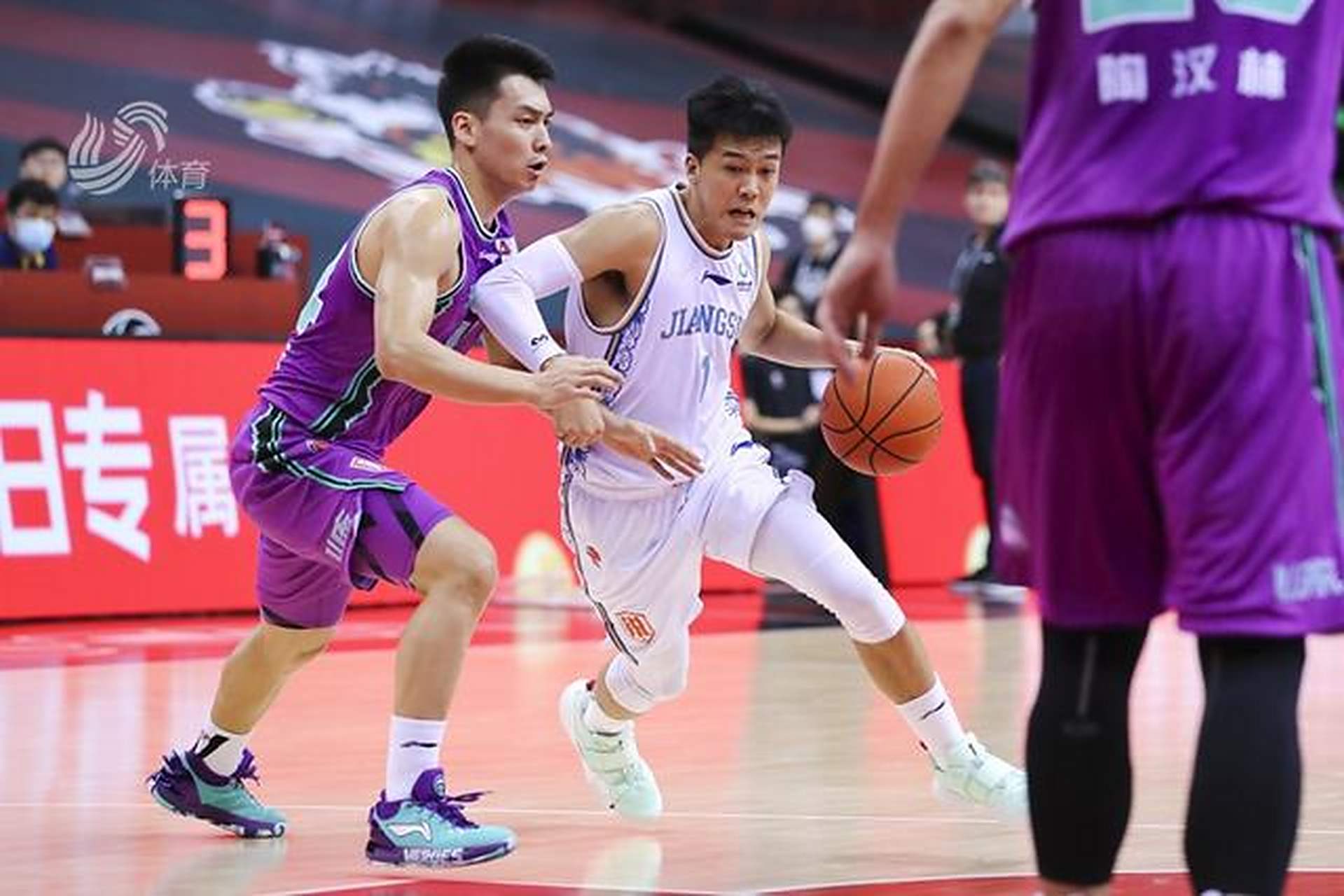 aoa体育官网-江苏队遭遇两连败，战绩下滑