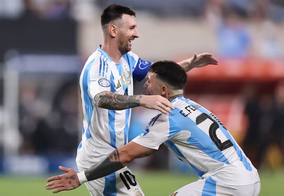 梅西再次率领阿根廷队晋级美洲杯八强赛,壮志凌云 梅西再次率领阿根廷队晋级美洲杯八强赛,壮志凌云