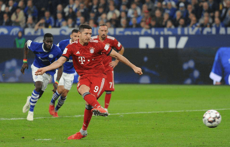 aoa体育培训-沙尔克队攻守俱佳，击败对手取得胜利的简单介绍